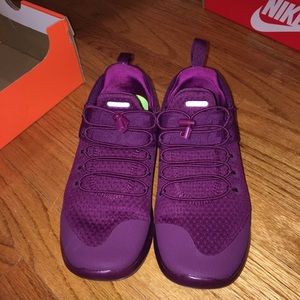 Women’s Burgundy Nike Free Runs